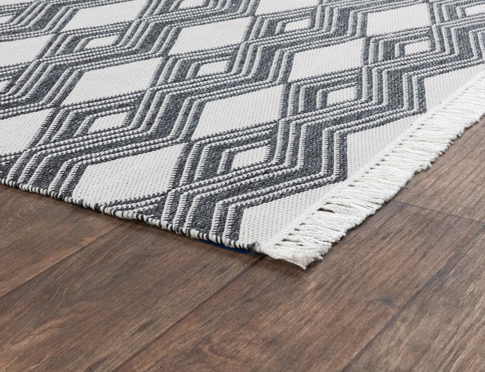 Indoor/Outdoor Banning Rug