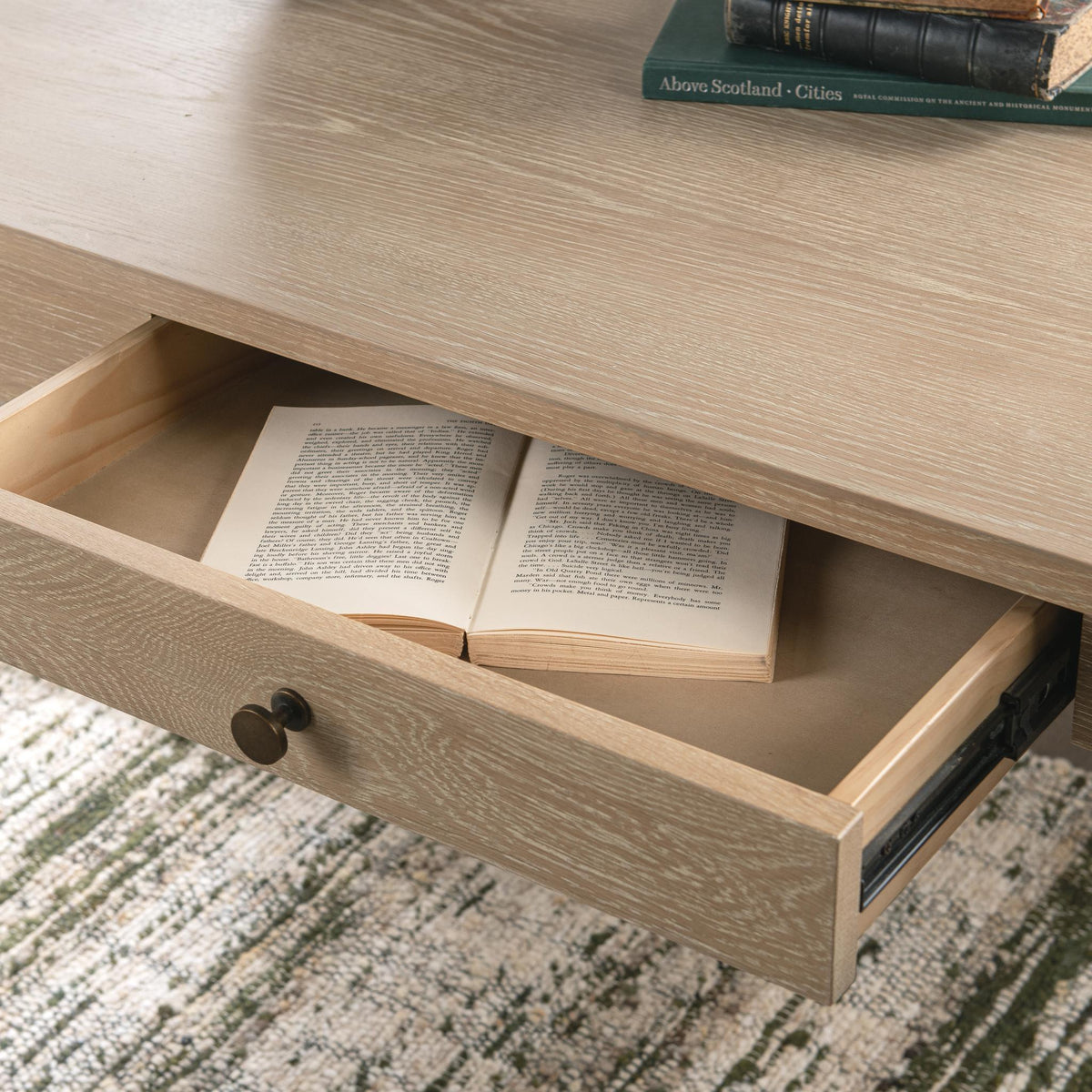 Allysyn Desk