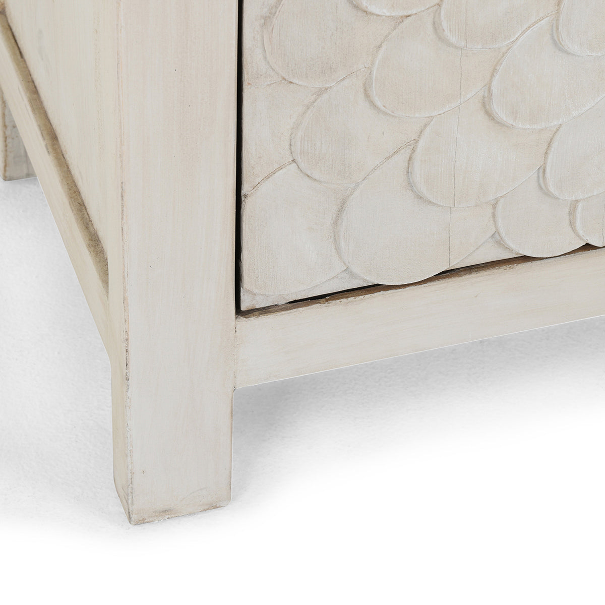 Astrid Cabinet