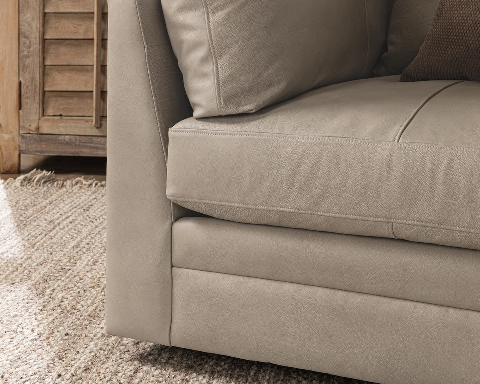 Audrey Swivel Chair
