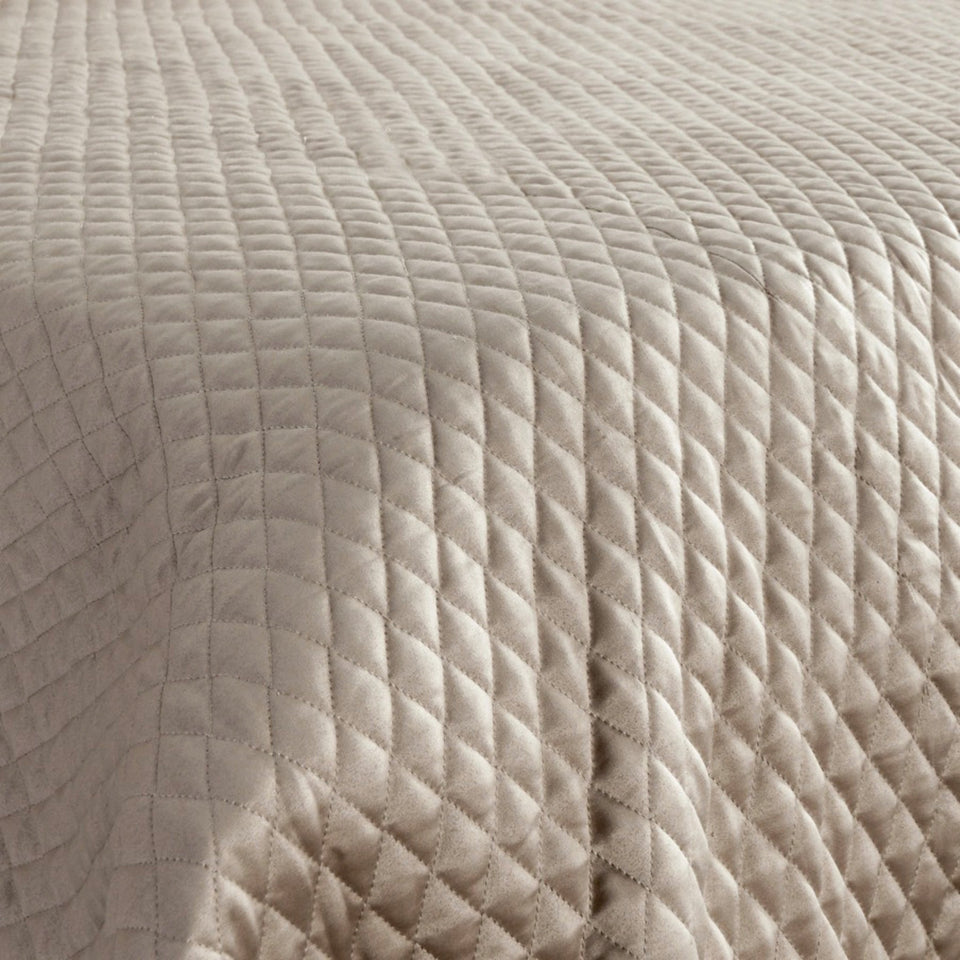 Diamond Quilt Collection