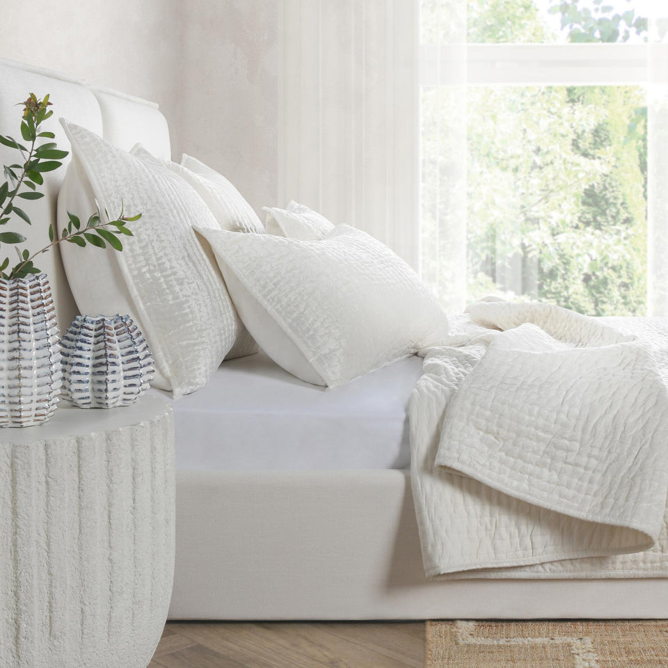 Bari Velvet Quilt Collection
