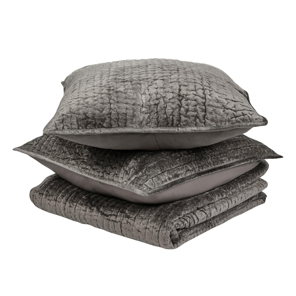 Bari Velvet Quilt Collection