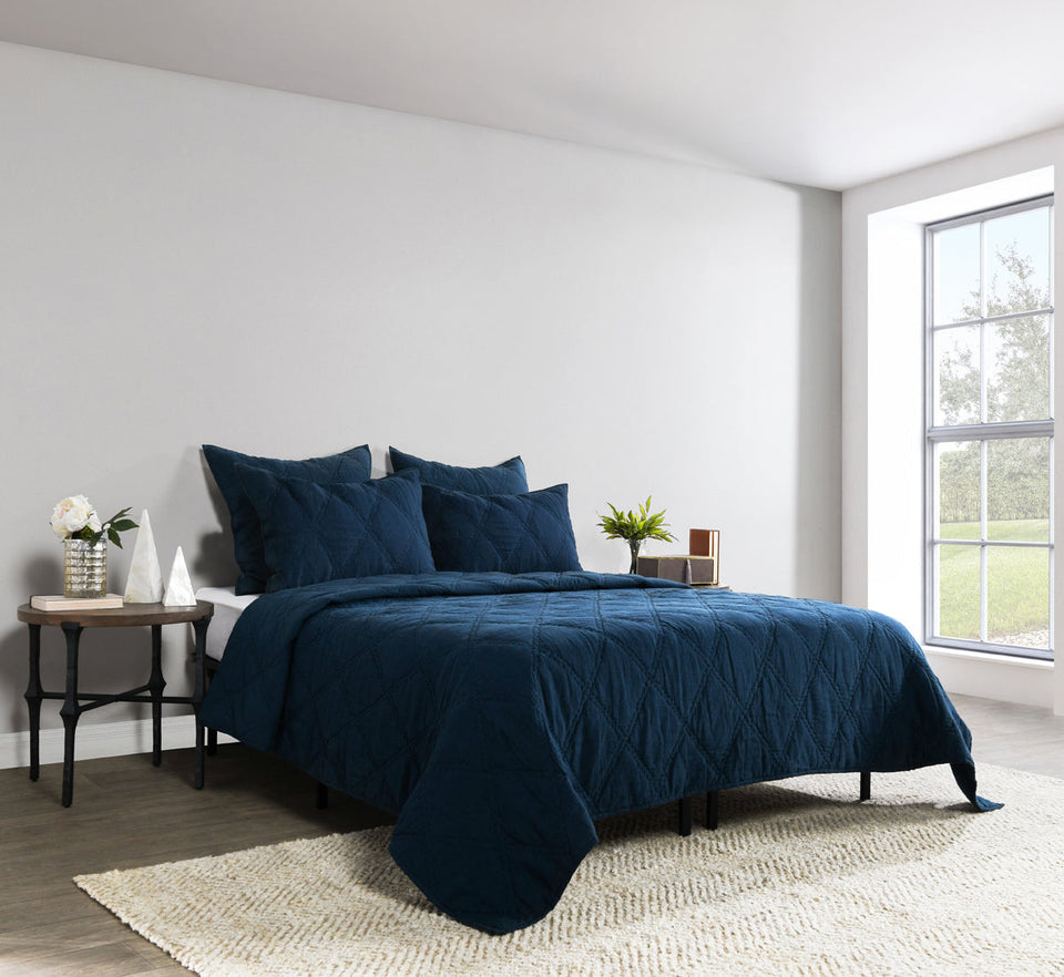 Caleb Quilt Collection