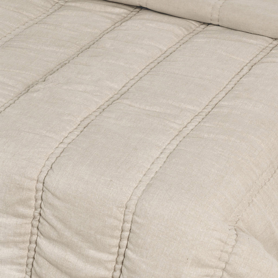 Rowen Quilt Collection