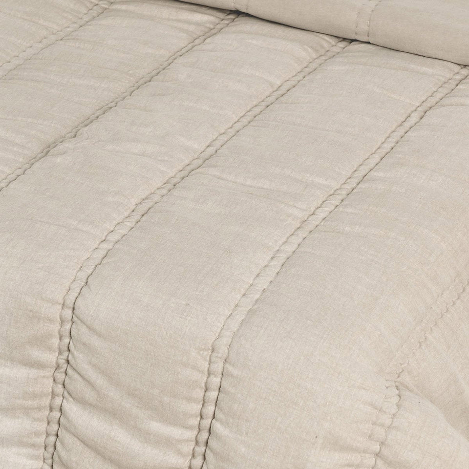 Rowen Quilt Collection
