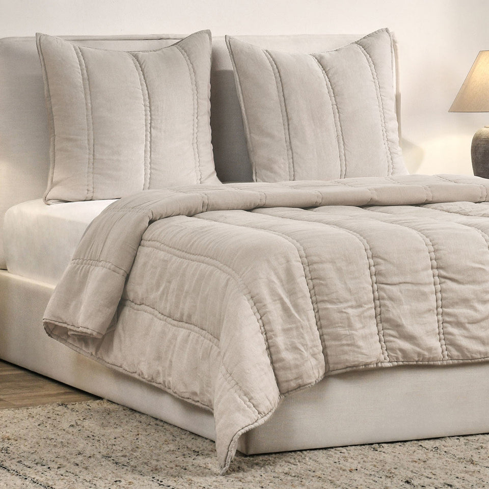 Rowen Quilt Collection