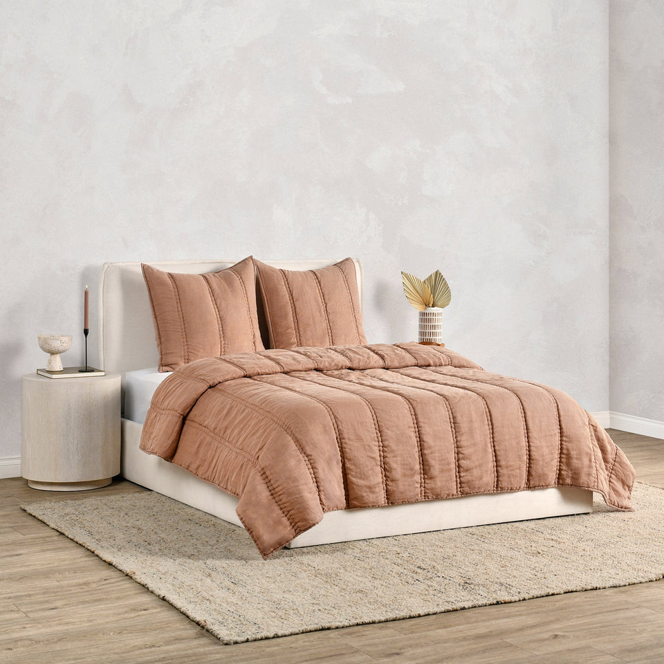Rowen Quilt Collection