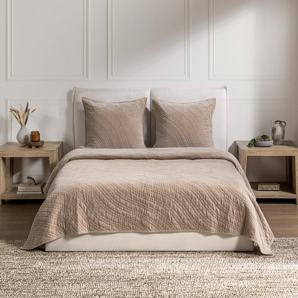 Elms Velvet Quilt Collection