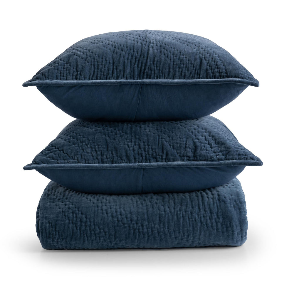 Elms Velvet Quilt Collection