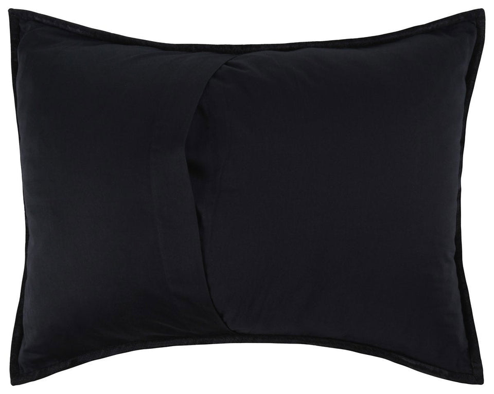Bari Velvet Quilt Collection