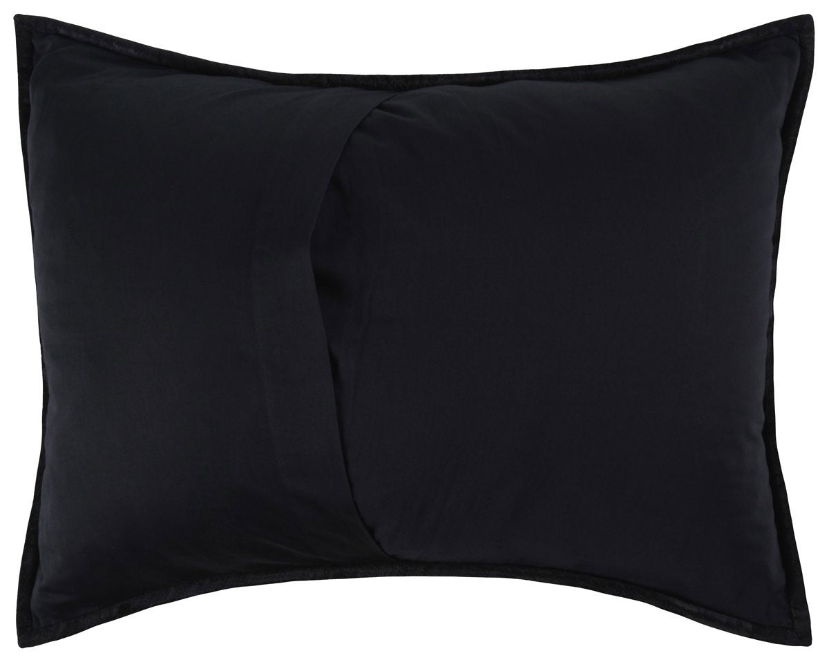 Bari Velvet Quilt Collection