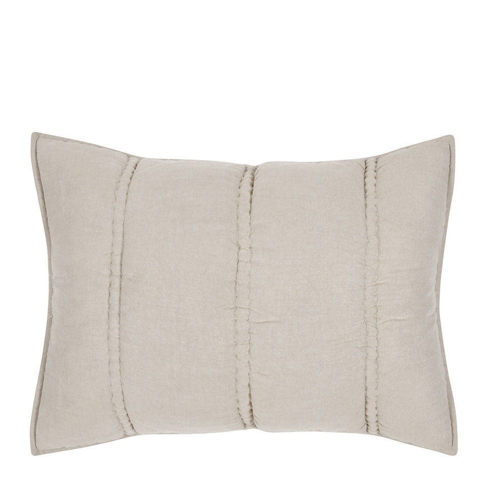 Rowen Quilt Collection