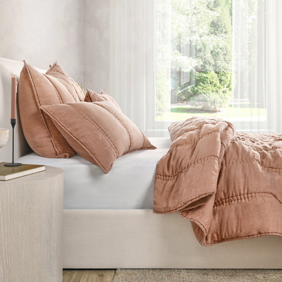 Rowen Quilt Collection