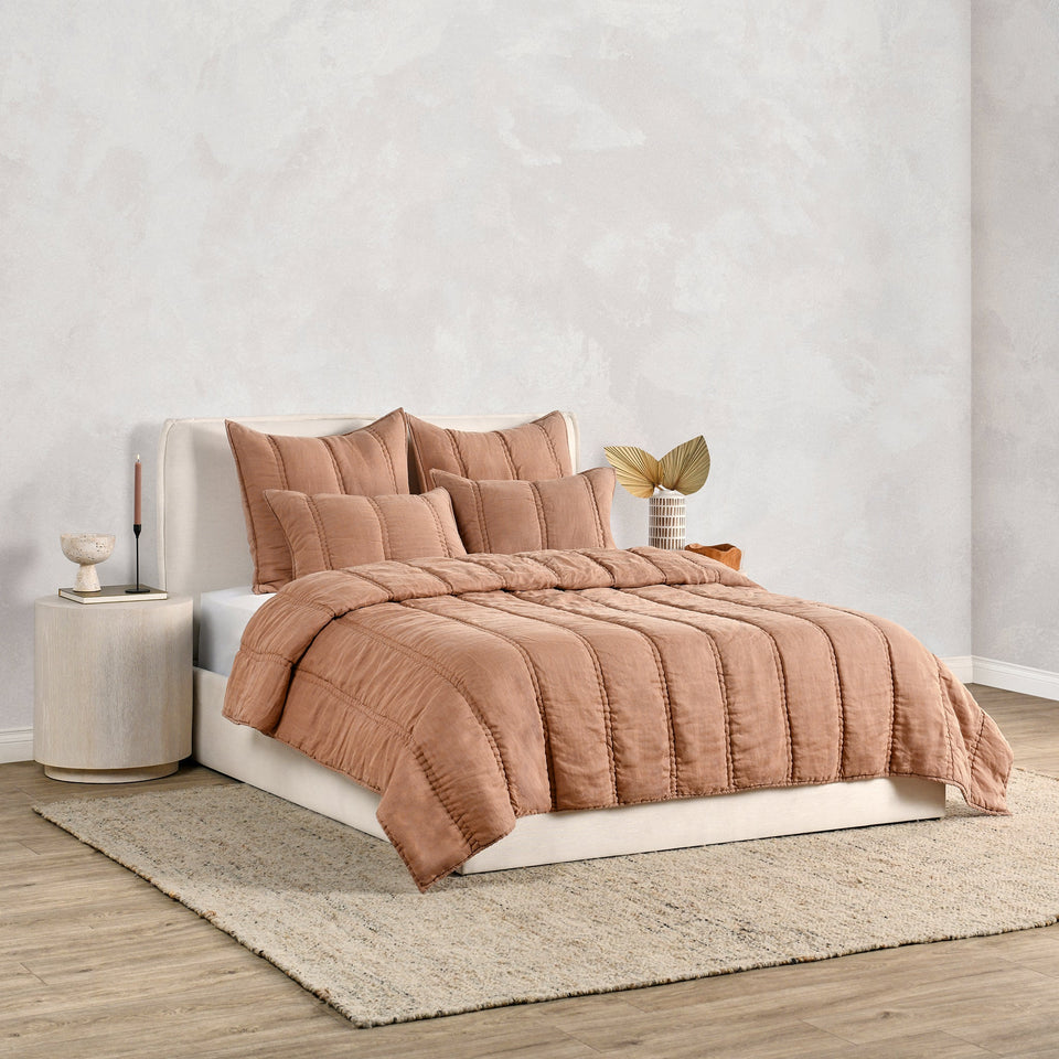 Rowen Quilt Collection