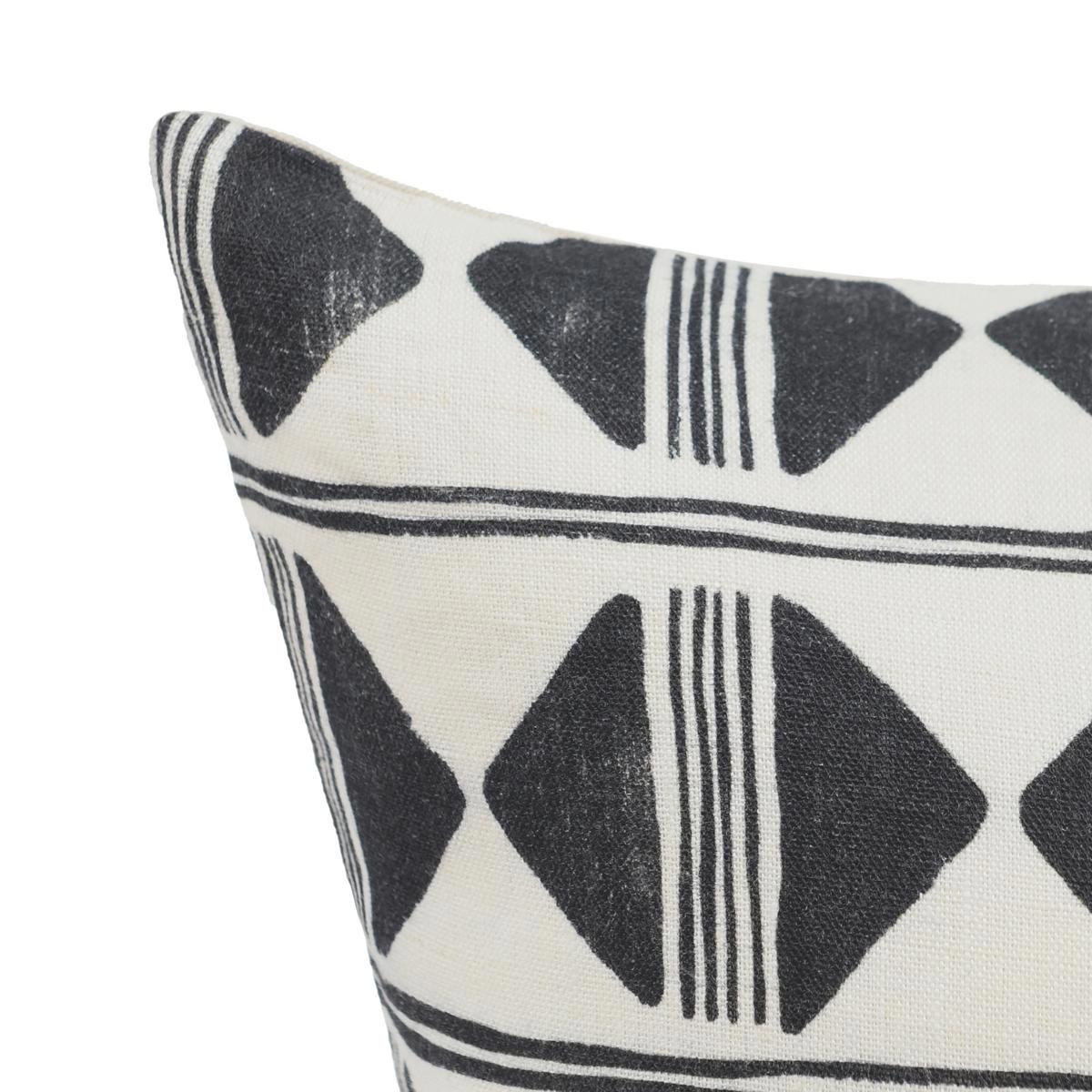 RO Nubia Pillow
