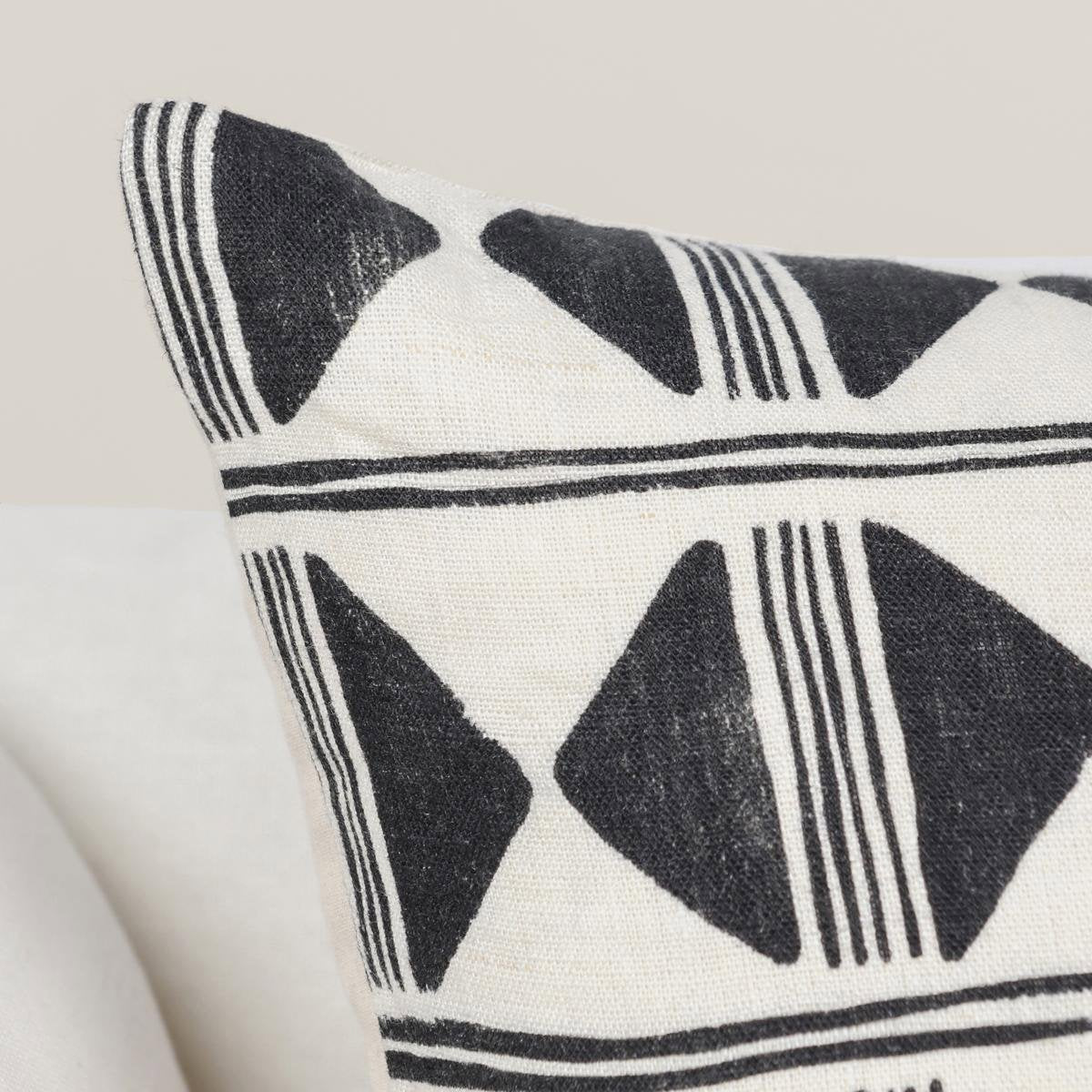 RO Nubia Pillow