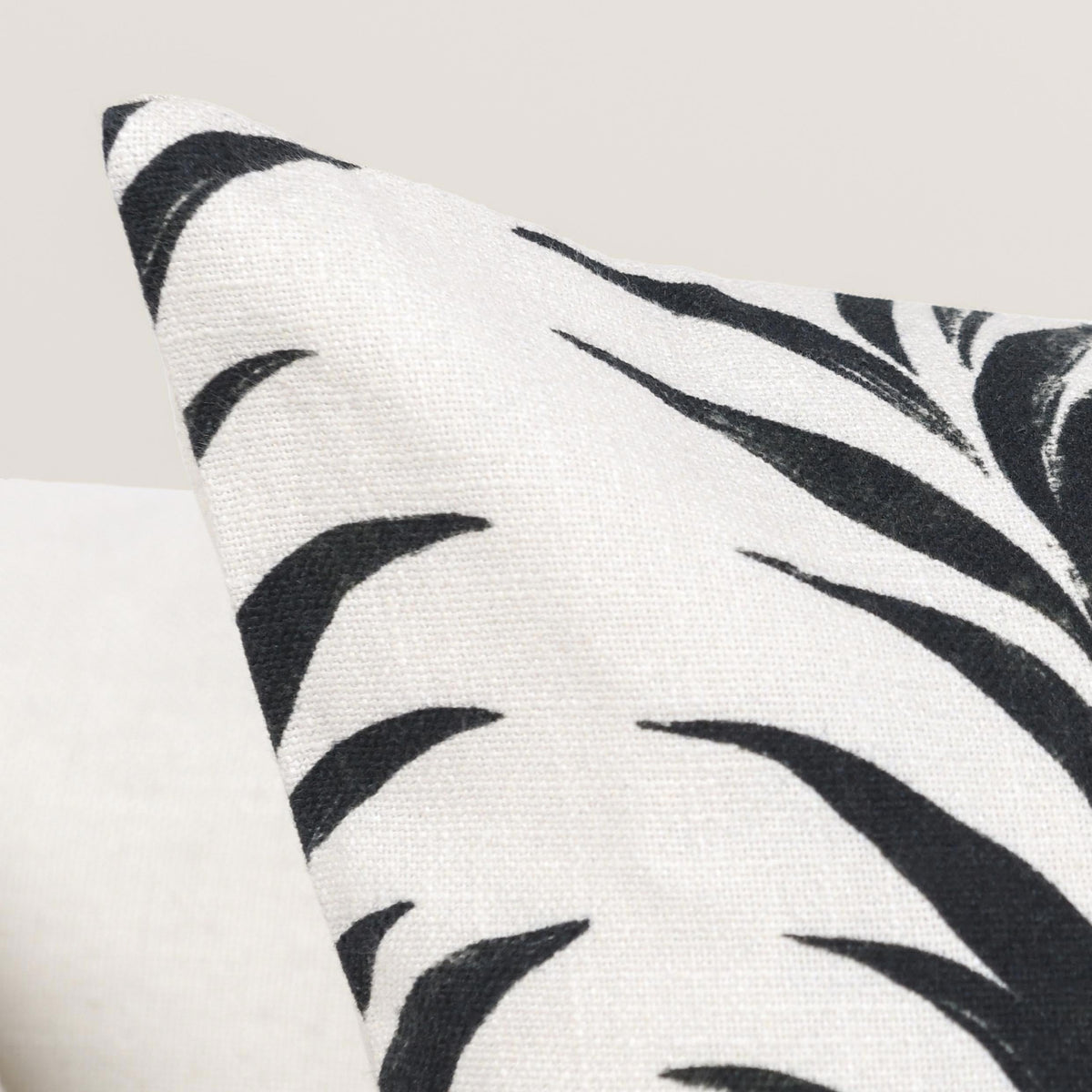 RO Alula Pillow
