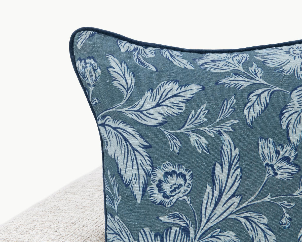 NV Davenport Pillow