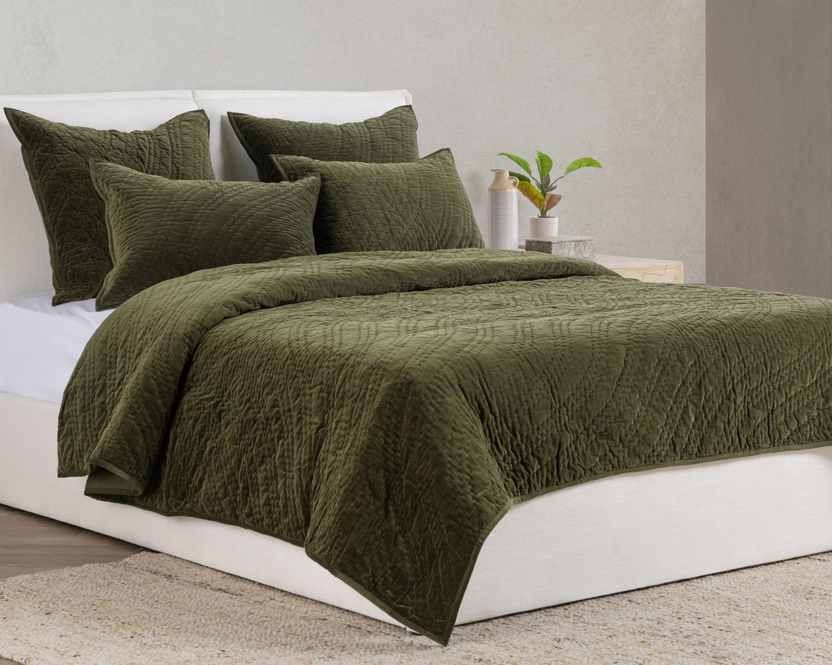Elms Velvet Quilt Collection