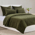 Elms Velvet Quilt Collection