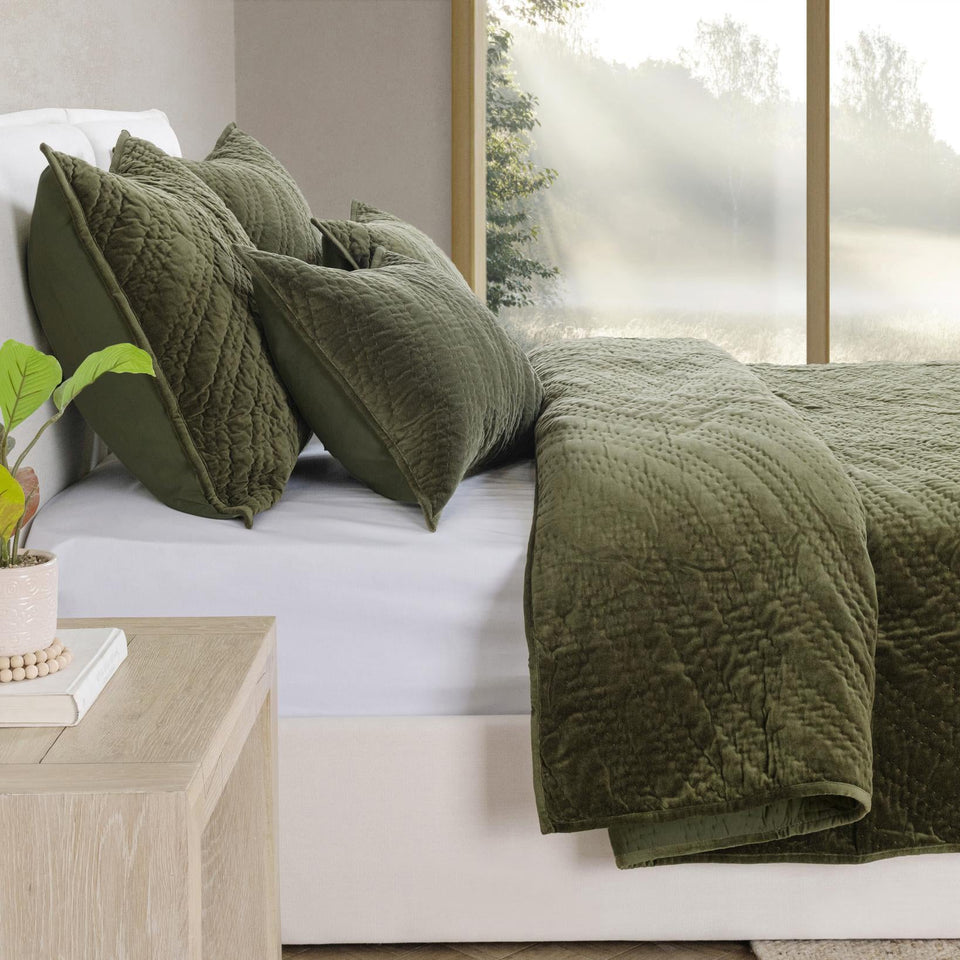 Elms Velvet Quilt Collection