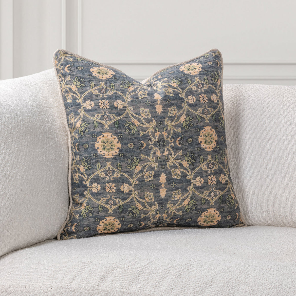 SR Ira Pillow