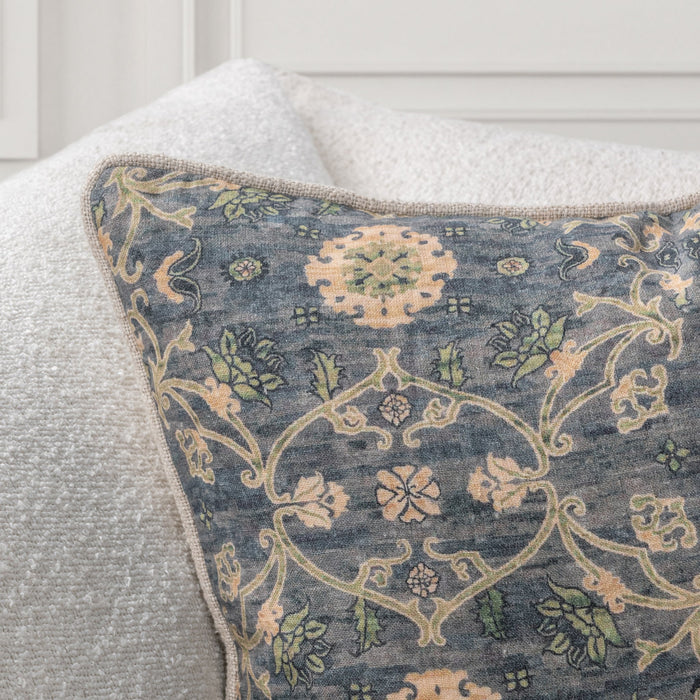SR Ira Pillow