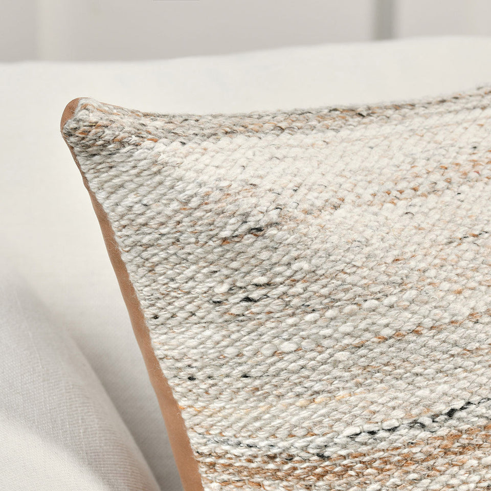 Performance Plateau Pillow